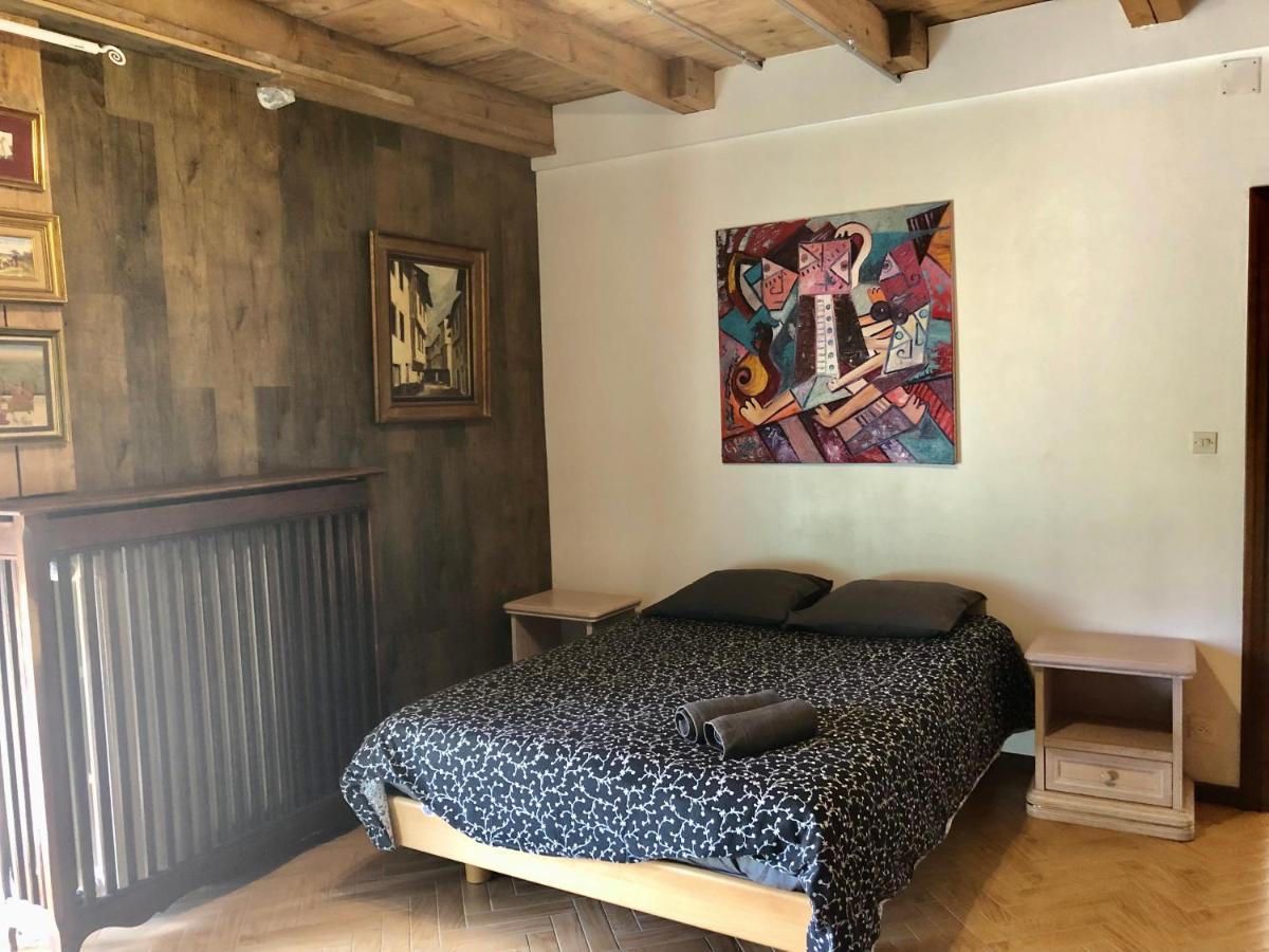 Appartement Style Loft Industrielle De 250M2 Longwy Exterior photo